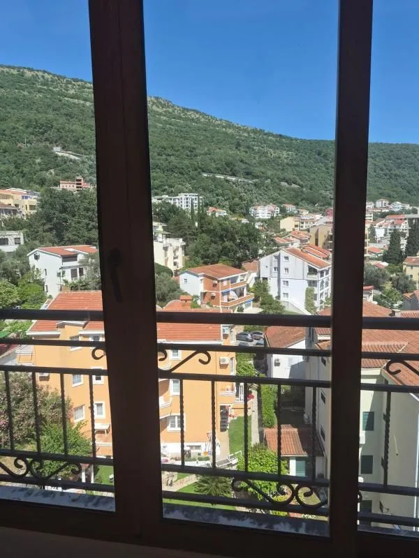 Prodaja, dvosoban stan, 69m², Petrovac, Budva