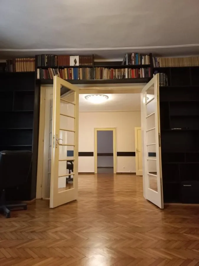 Izdavanje, poslovni prostor, 122m², Klinički Centar, Beograd