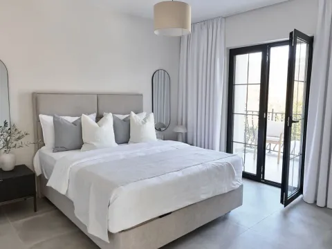 Sale, house, 424m², Tivat, Crna Gora - image 11