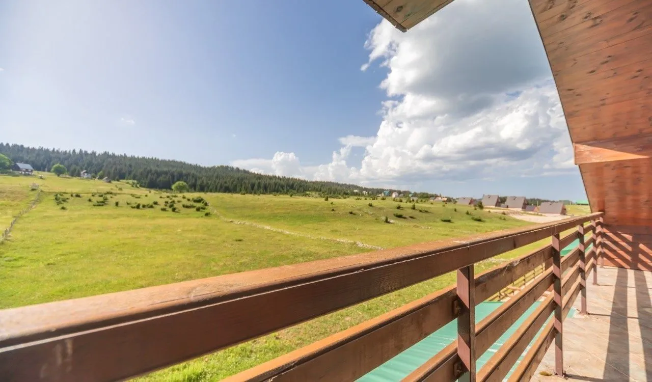 Prodaja, kuća, 300m², Motički gaj, Žabljak