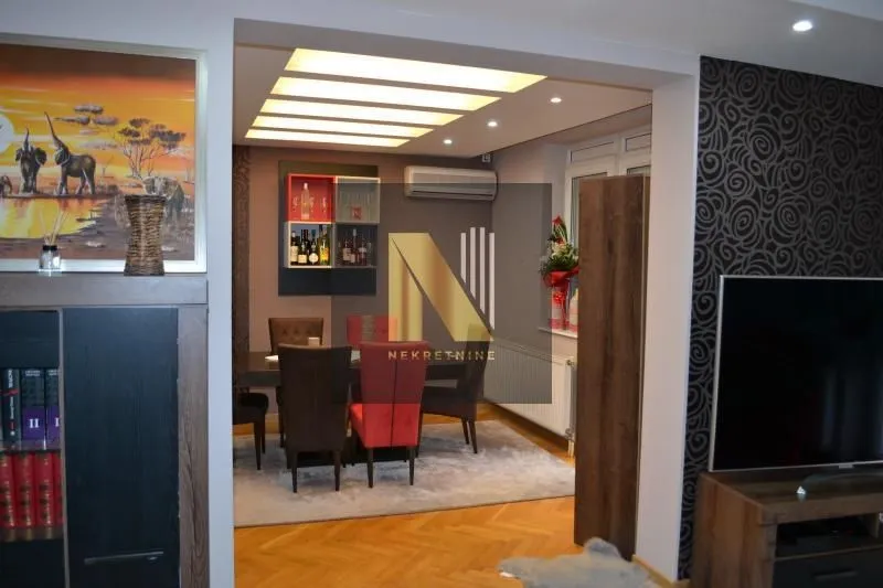 Prodaja, četvorosoban stan, 130m², Grbavica, Novi Sad Sve Podlokacije