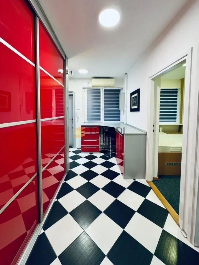Izdavanje, jednosoban stan, 50m², Novi Beograd Blok 33, Novi Beograd Sve Podlokacije