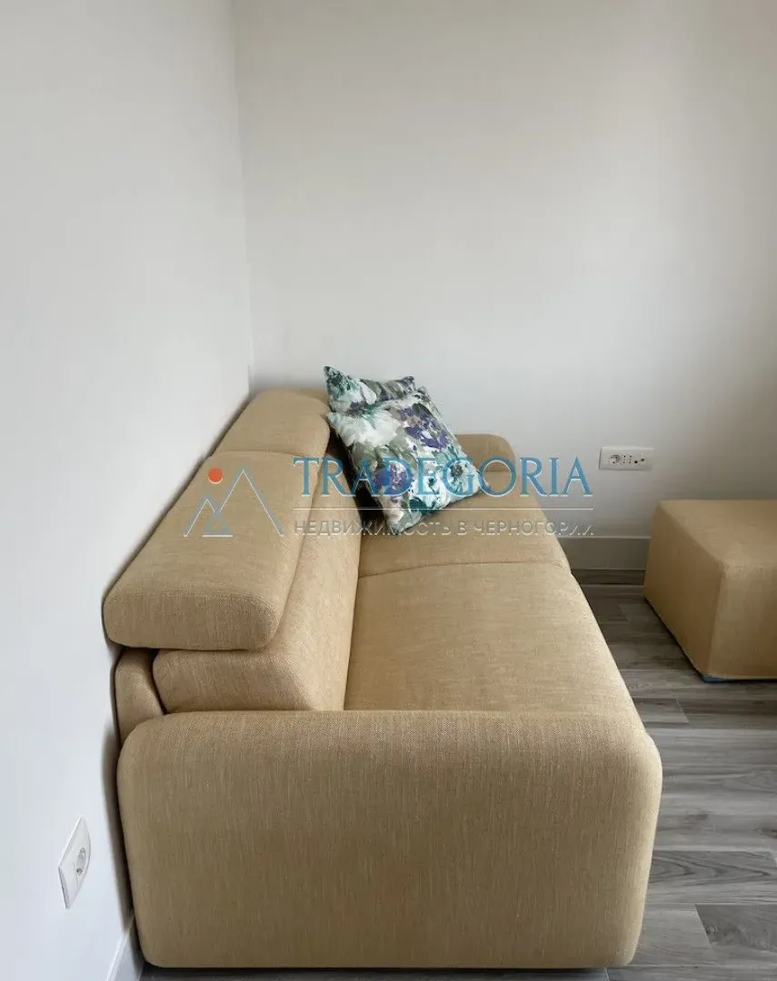 Prodaja, četvorosoban stan, 222m², Dobra Voda, Bar