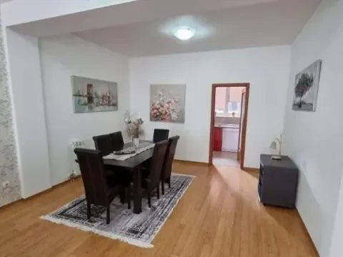 Izdavanje, trosoban stan, 88m², Kalenić Pijaca, Vračar Sve Podlokacije - image 6