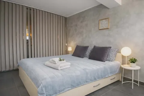 Prodaja, dvosoban stan, 53m², Dobrota, Kotor - image 4