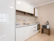 Izdavanje, jednosoban stan, 90m², Bečići, Budva - image 7