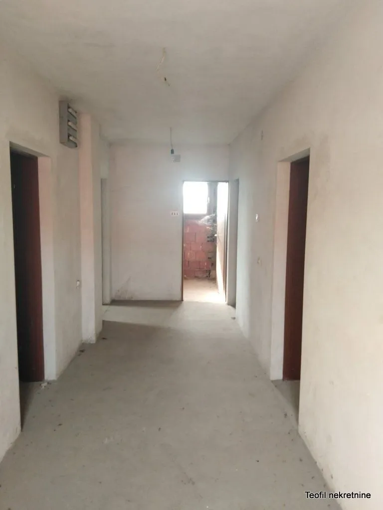 Prodaja, kuća, 350m², Sremčica, Beograd