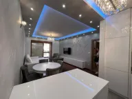 Izdavanje, dvosoban stan, 72m², Master Kvart, Podgorica - image 1