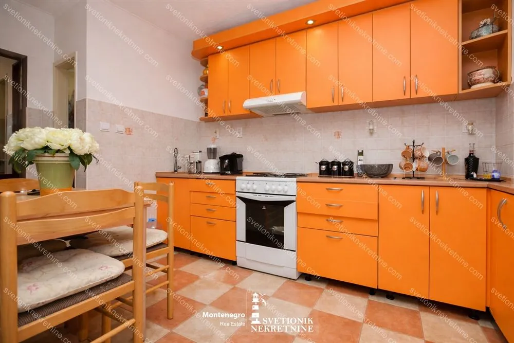 Prodaja, trosoban stan, 100m², Topla, Herceg Novi