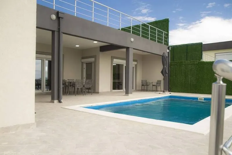 Sale, house, 324m², Sopot, Beograd