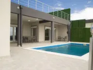 Prodaja, kuća, 324m², Sopot, Beograd - image 1