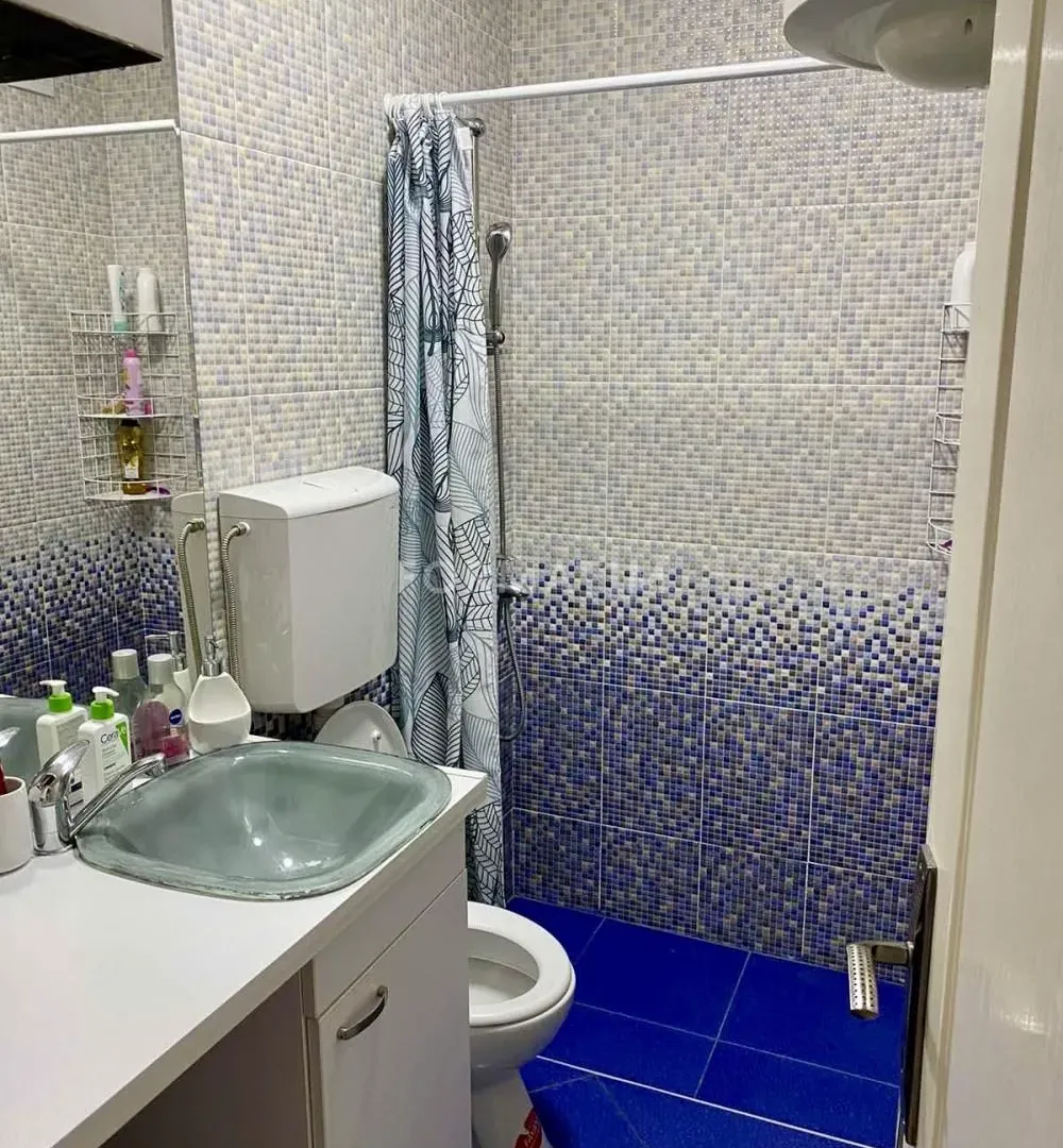 Izdavanje, jednosoban stan, 43m², Krnjaca, Palilula Sve Podlokacije