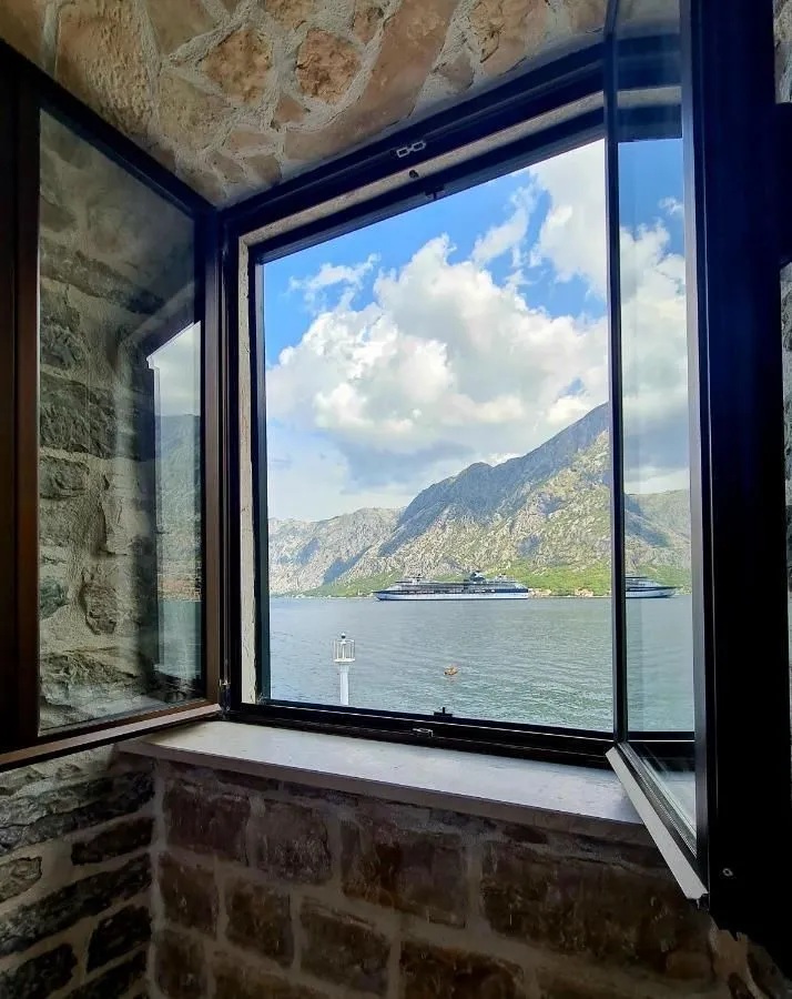 Prodaja, kuća, 420m², Prčanj, Kotor