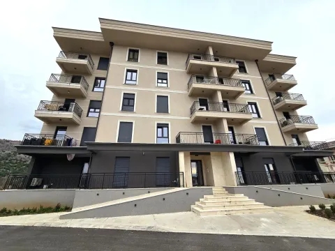 Rent, apartment, 37m², Tološi, Podgorica - image 12