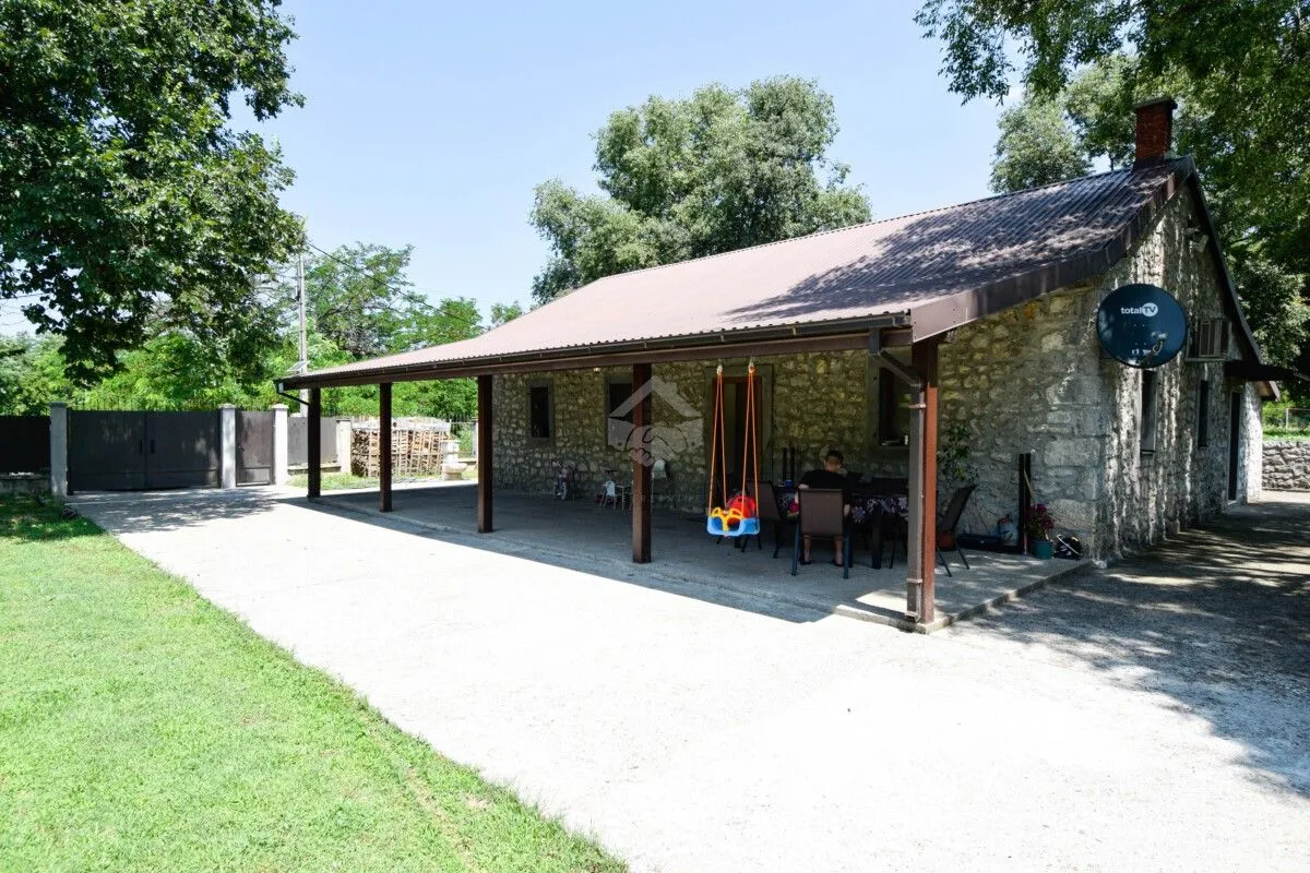 Izdavanje, kuća, 130m², Martinići, Danilovgrad