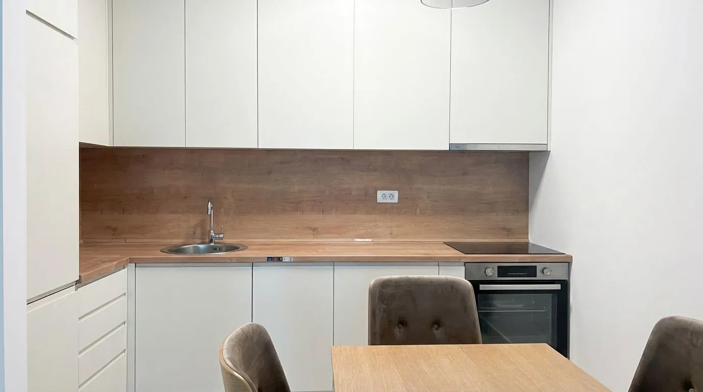 Rent, one bedroom apartment, 57m², Bečići, Budva