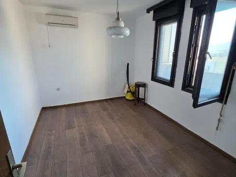 Prodaja, trosoban stan, 95m², Blok 9, Podgorica - image 10