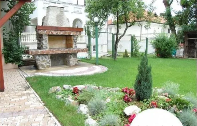 Izdavanje, stan, 300m², Savski Venac, Beograd