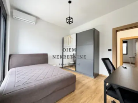 Izdavanje, kuća, 190m², Tološi, Podgorica - image 6