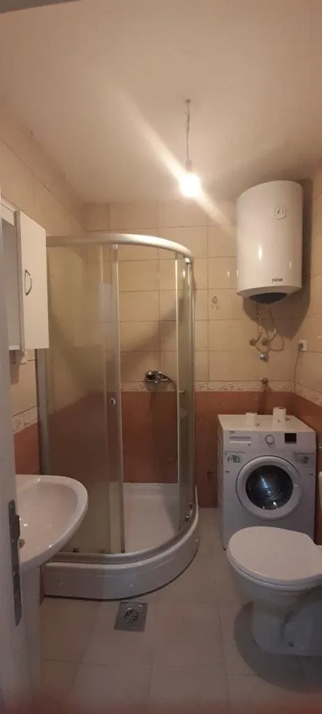Izdavanje, jednosoban stan, 46m², Ljubović, Podgorica