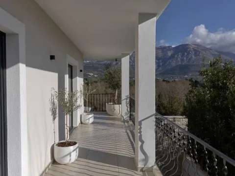 Sale, house, 424m², Tivat, Crna Gora - image 19