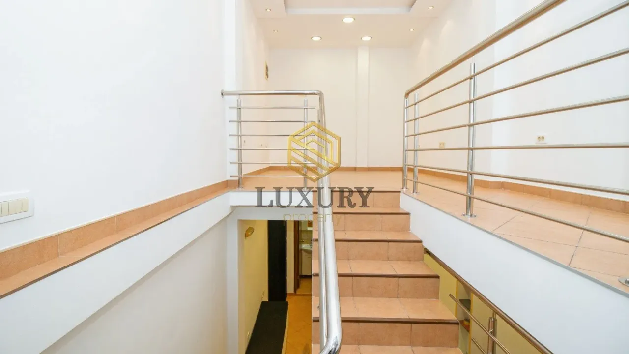 Rent, office space, 46m², Centar, Podgorica