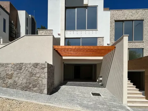 Prodaja, kuća, 246m², Tivat, Crna Gora - image 3