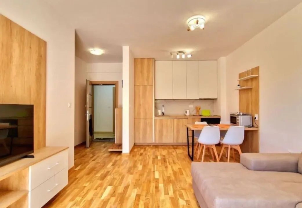 Izdavanje, jednosoban stan, 50m², Bečići, Budva