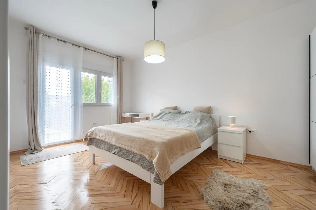 Rent, apartment, 100m², Dalmatinska ulica, Podgorica