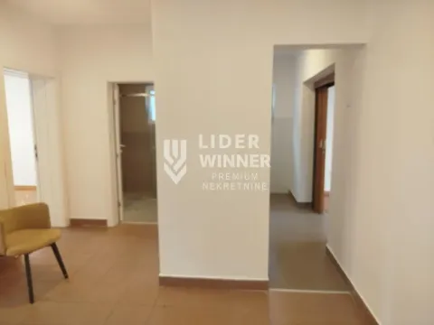 Rent, house, 204m², Mali Mokri Lug, Zvezdara Sve Podlokacije - image 3