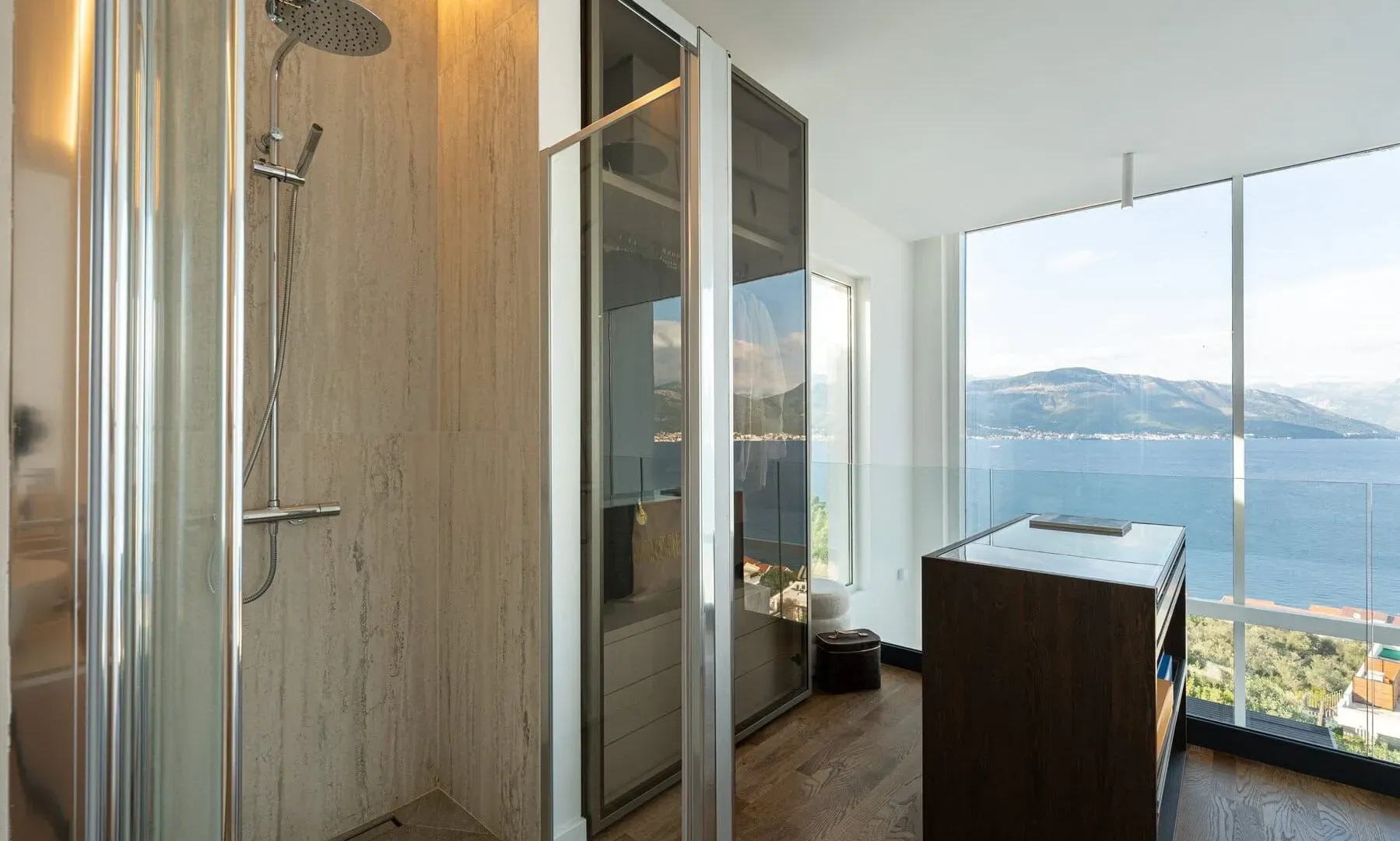 Rent, one bedroom apartment, 144m², Krašići, Tivat
