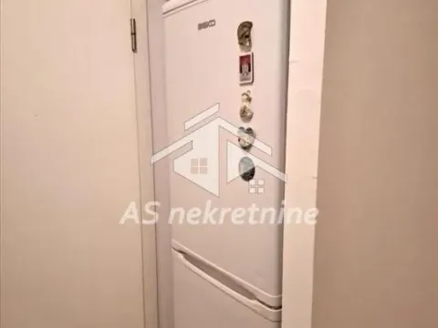 Izdavanje, četvorosoban stan, 105m², Crveni Krst, Beograd - image 7