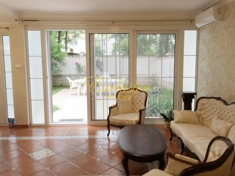 Sale, house, 365m², Čukarica, Beograd