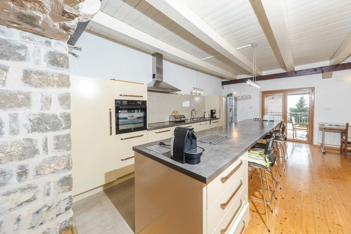 Sale, house, 458m², Kuljače, Budva