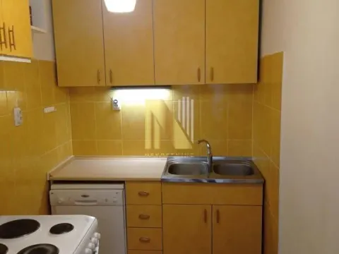 Izdavanje, trosoban stan, 82m², Centar, Novi Sad - image 13