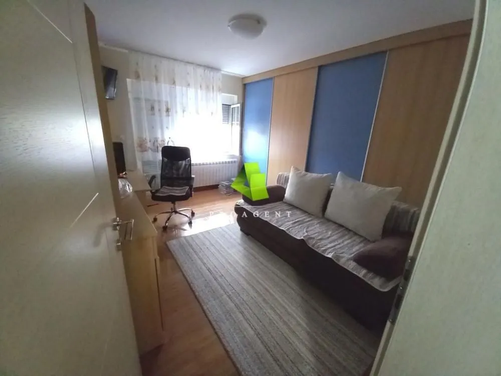 Prodaja, kuća, 180m², Centar, Paraćin
