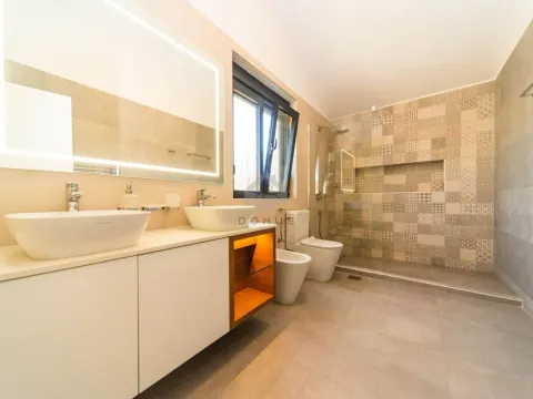 Izdavanje, kuća, 220m², Podgorica, Crna Gora - image 21