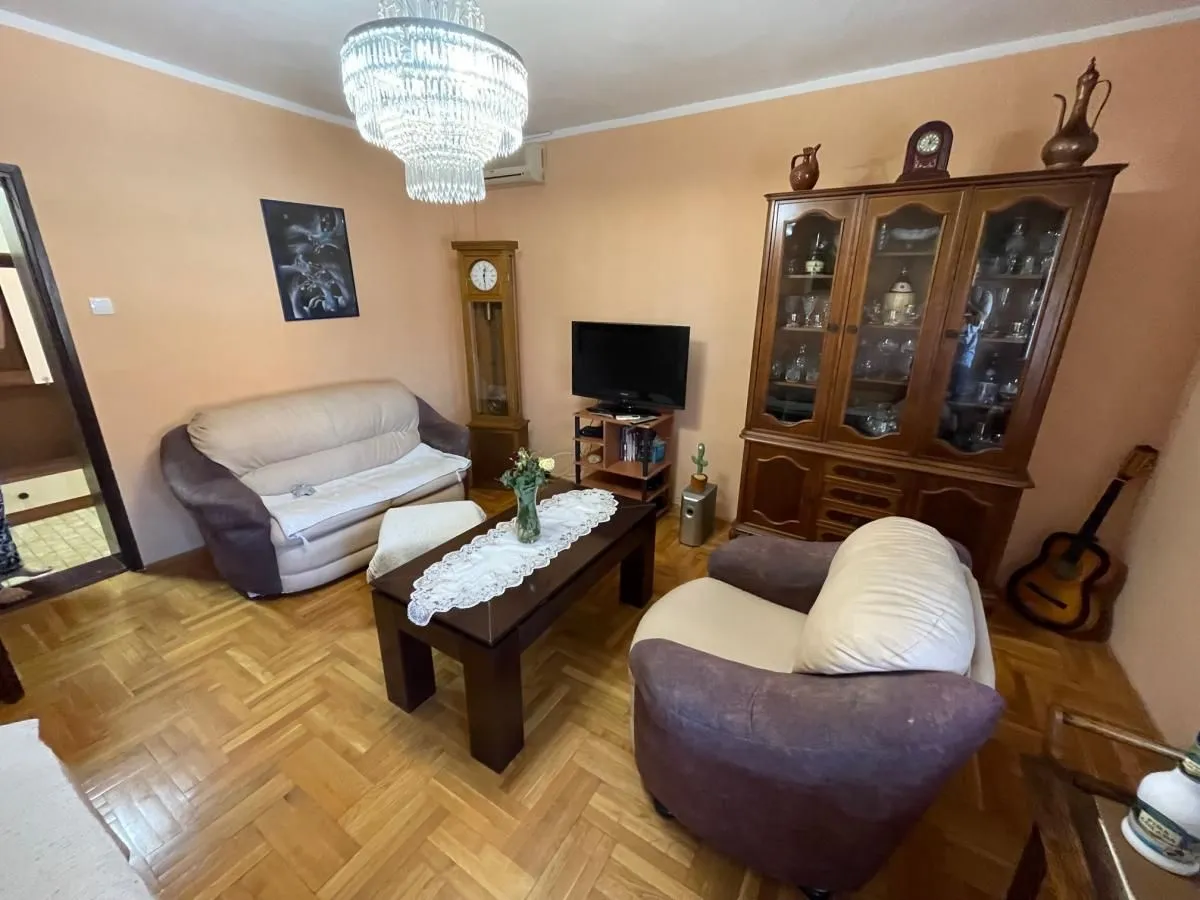 Izdavanje, kuća, 106m², Sremska Kamenica, Petrovaradin