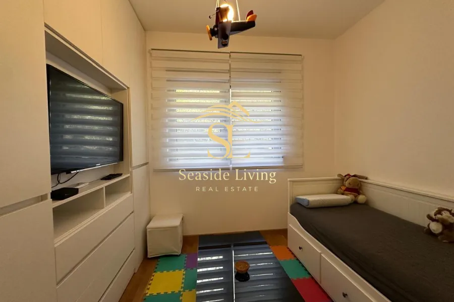 Prodaja, dvosoban stan, 86m², Dobrota, Kotor