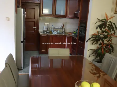 Prodaja, kuća, 200m², Zabjelo, Podgorica - image 14