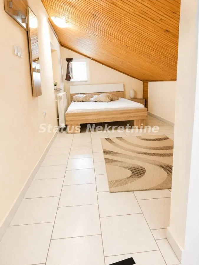 Prodaja, trosoban stan, 50m², Novi Sad, Srbija