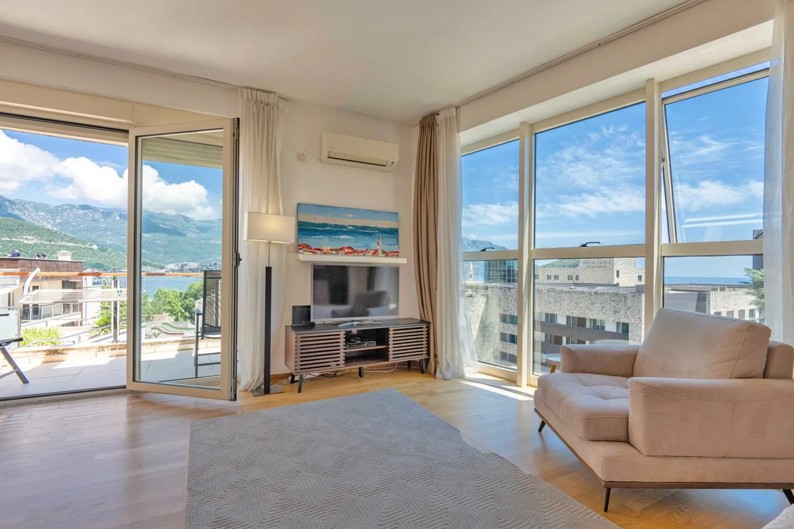 Sale, two bedroom apartment, 75m², Gospoština, Budva