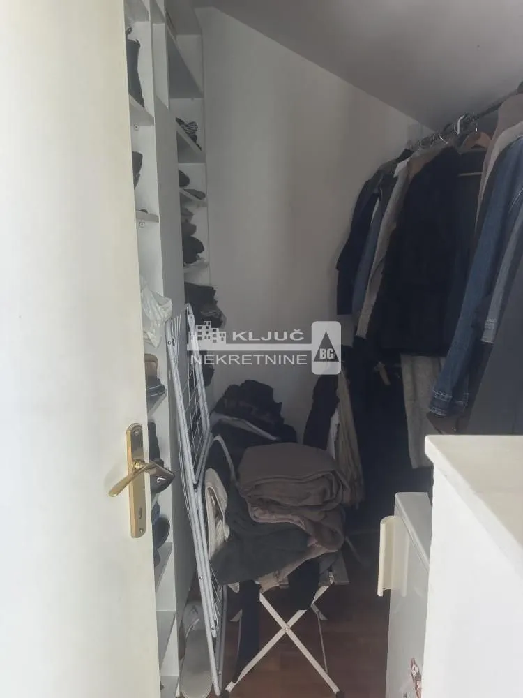 Prodaja, četvorosoban stan, 117m², Kalenić Pijaca, Vračar Sve Podlokacije