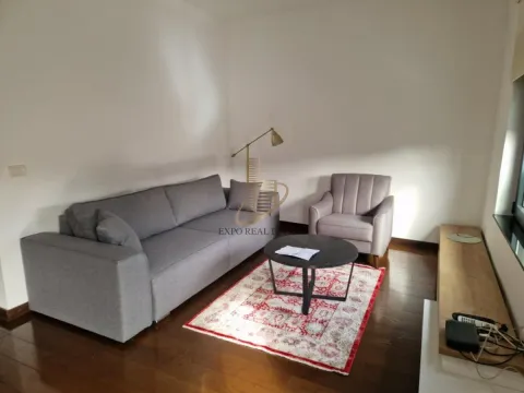 Izdavanje, trosoban stan, 80m², Senjak, Beograd - image 3