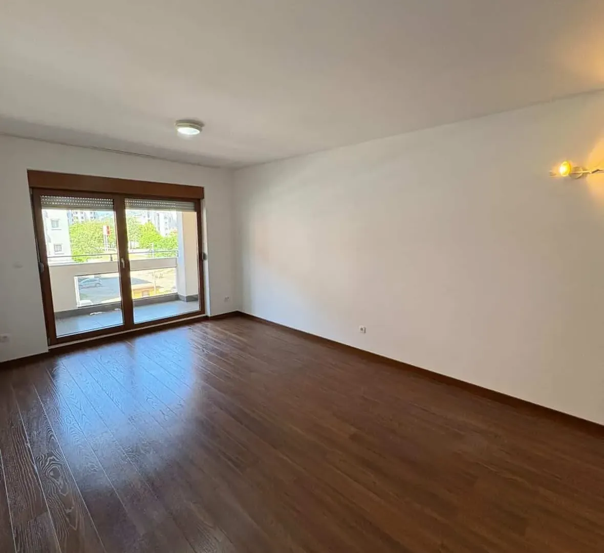 Izdavanje, dvosoban stan, 69m², Master Kvart, Podgorica