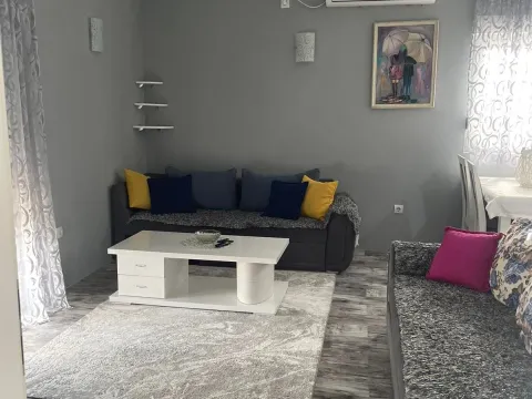 Izdavanje, jednosoban stan, 60m², Malo Brdo, Podgorica - image 10