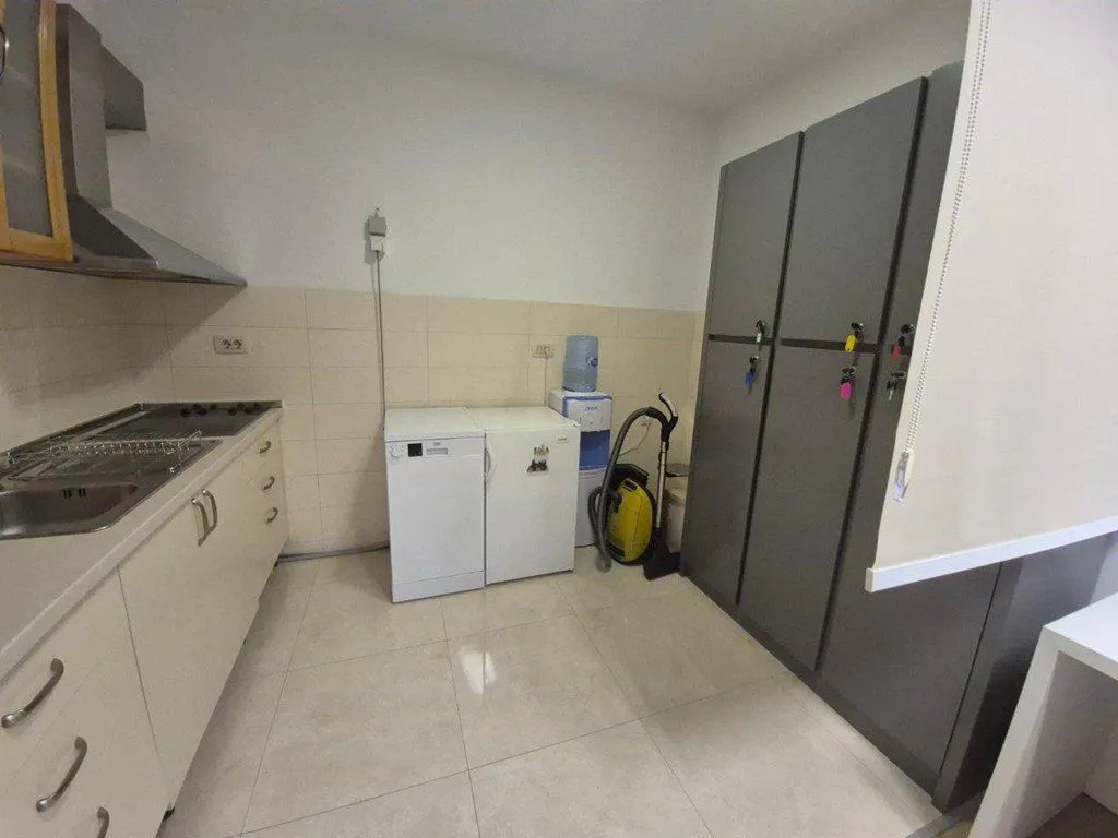 Rent, office space, 75m², City Kvart, Podgorica