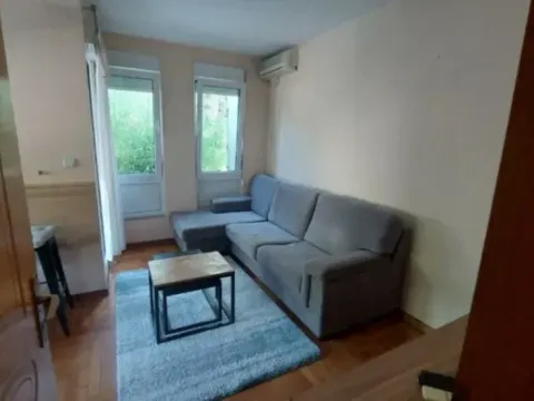Izdavanje, jednosoban stan, 38m², Gorica C, Podgorica - image 10
