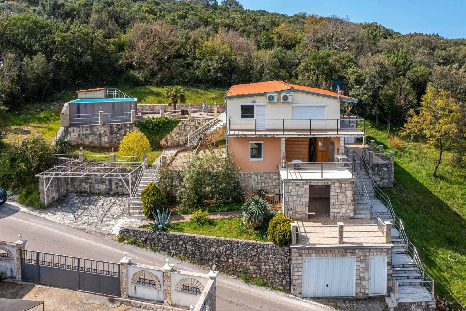 Prodaja, kuća, 160m², Utjeha, Bar