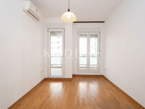 Rent, office space, 63m², City Kvart, Podgorica - image 3